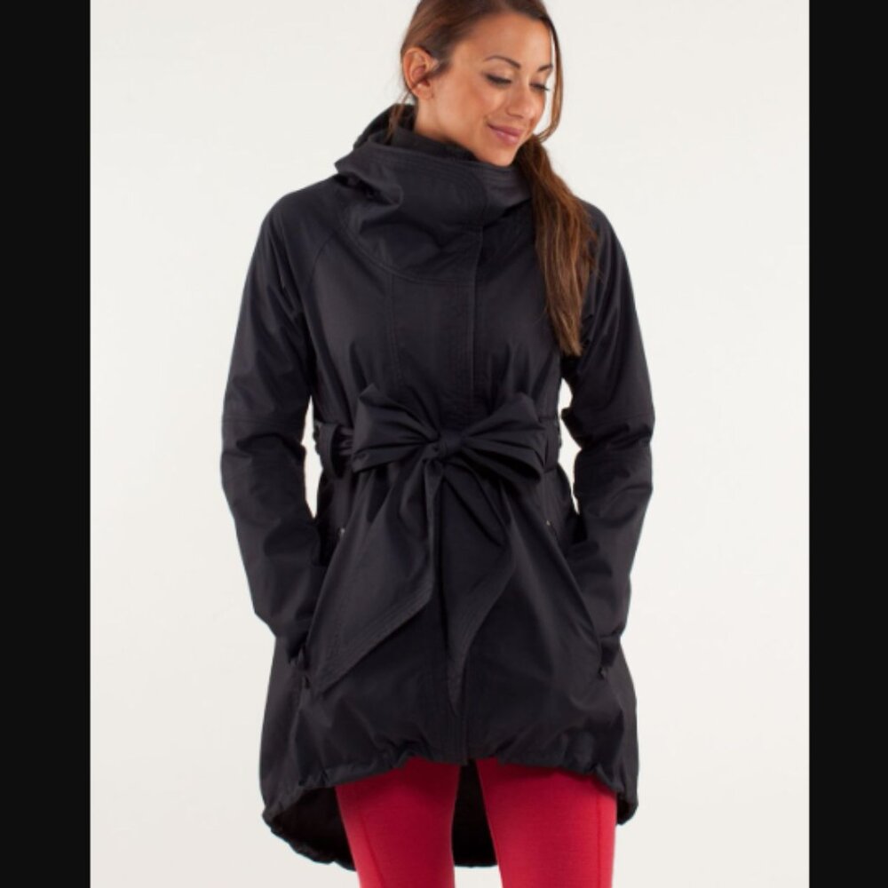 Lululemon Athletica Pedal Power Rain Jacket Carry Pouch Belt Shade Black Size 6
